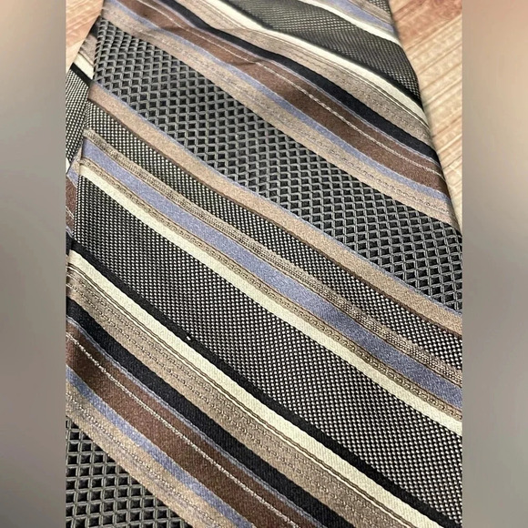 Pronto Uomo 100% Silk Multi Color Diagonal Line Men's Tie - Picture 3 of 5